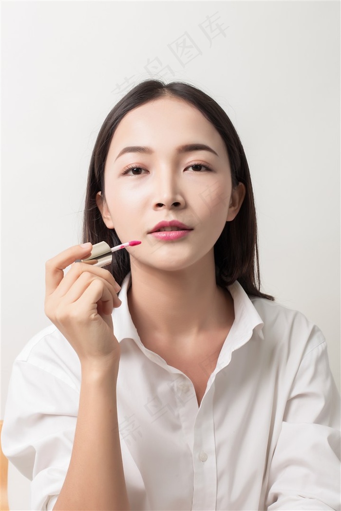 美女被啪到深处喷水视频网站