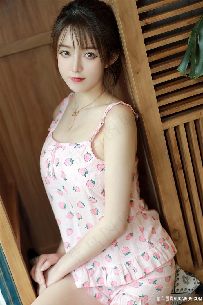 男用蛋猛戳女人的屁股