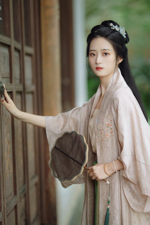 女人吃了药后身体语言