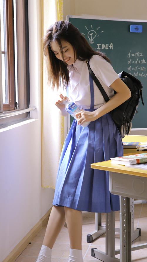 一个头两个大完整版在线电影