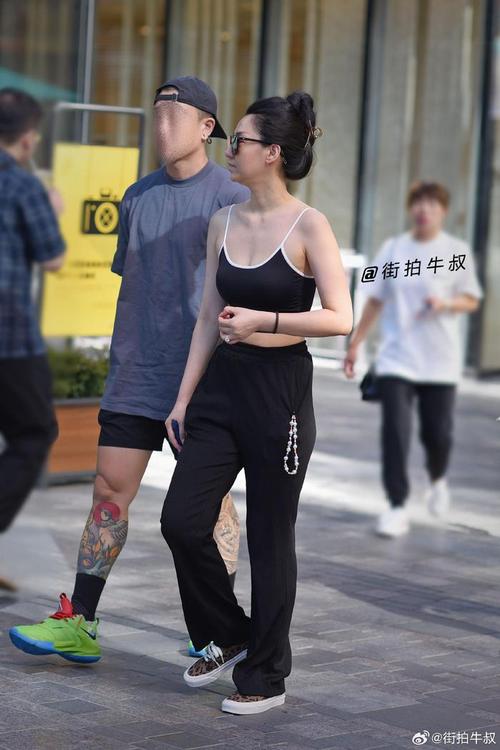 淫荡人妻系列在线播放