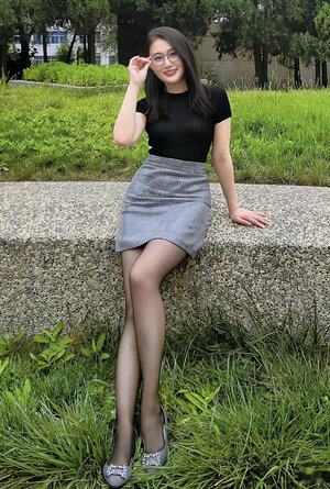 调教巨乳学生制服骚妹黑绳捆绑异物塞肛