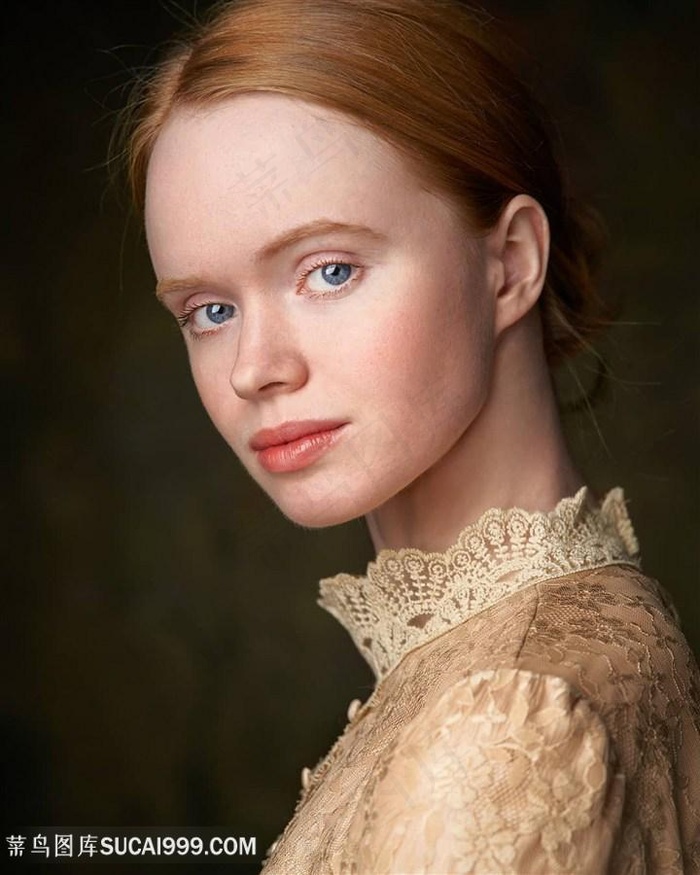 快乐小芳三点式广场舞