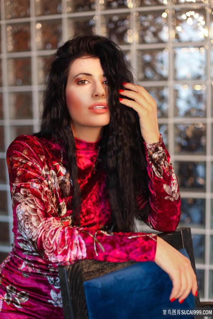 岳两腿张得更开了