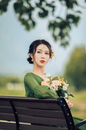 涨精装满肚子上学流出来下载