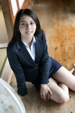 美女沙滩裸体黄18勿入