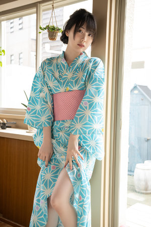 偷拍自亚洲色制服图区在线播放