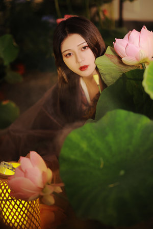 一边亲着一边面膜下奶视频