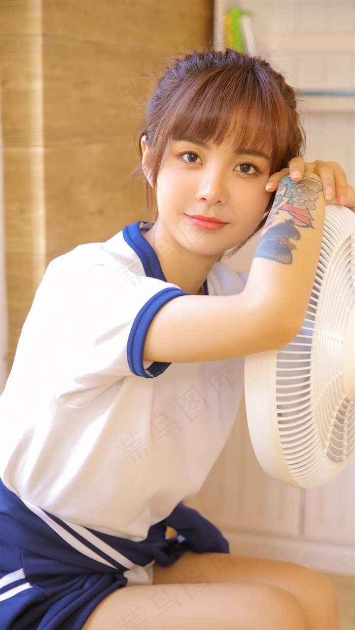 快穿之性瘾男神h各种姿态