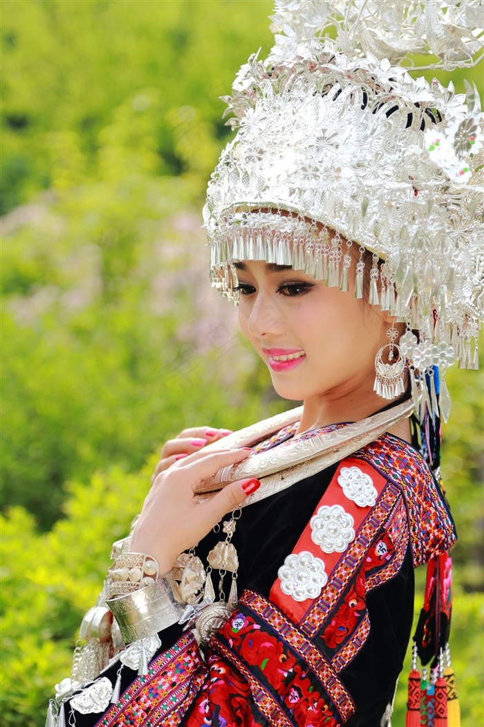 两个稚嫩的小馒头