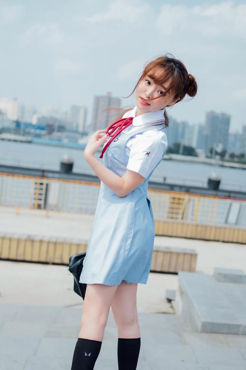 三根手指还是20根棉签贺朝谢俞