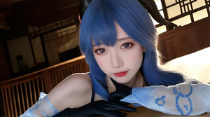 小男生被绑在机器上榨精小说