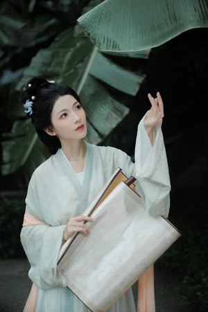 高潮动态图啪啪吃奶图