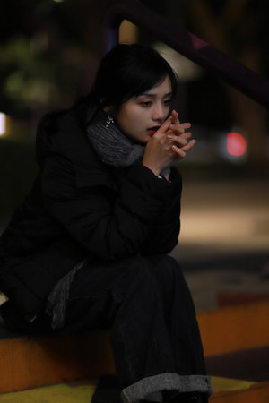 女生扒开尿口让男生捅