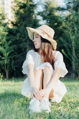 后宫春凳裸臀打屁股