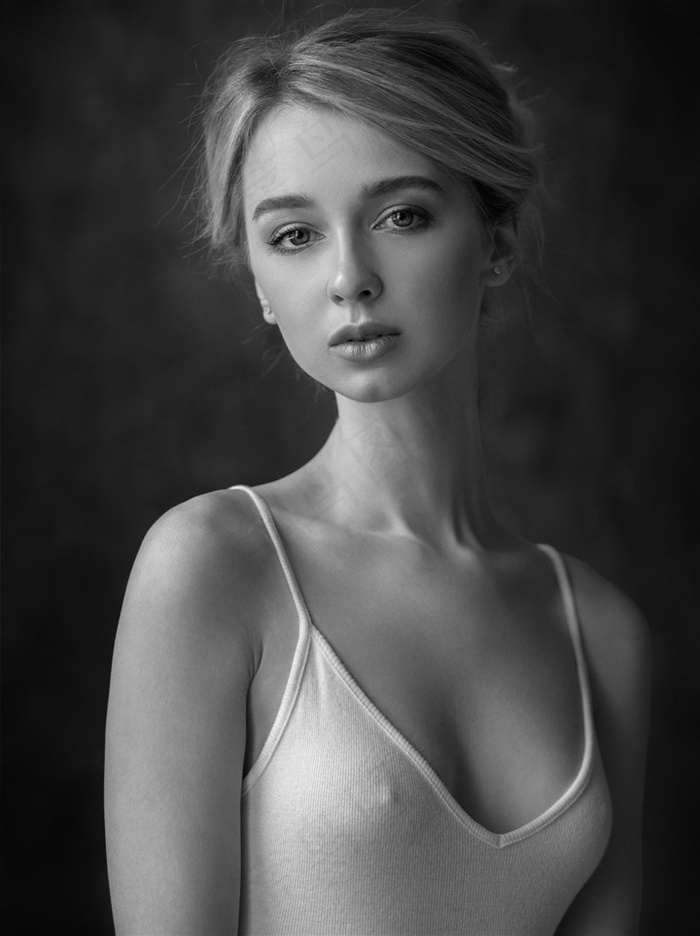 久揄揄鲁一二三四区高清在线