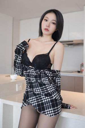 奶子非常漂亮的高颜值美眉