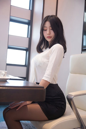 131午夜美女爱做视频