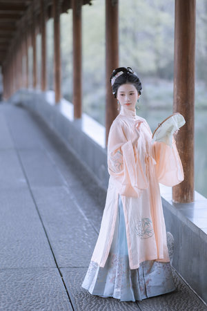 内衣办公室1—3旧里番