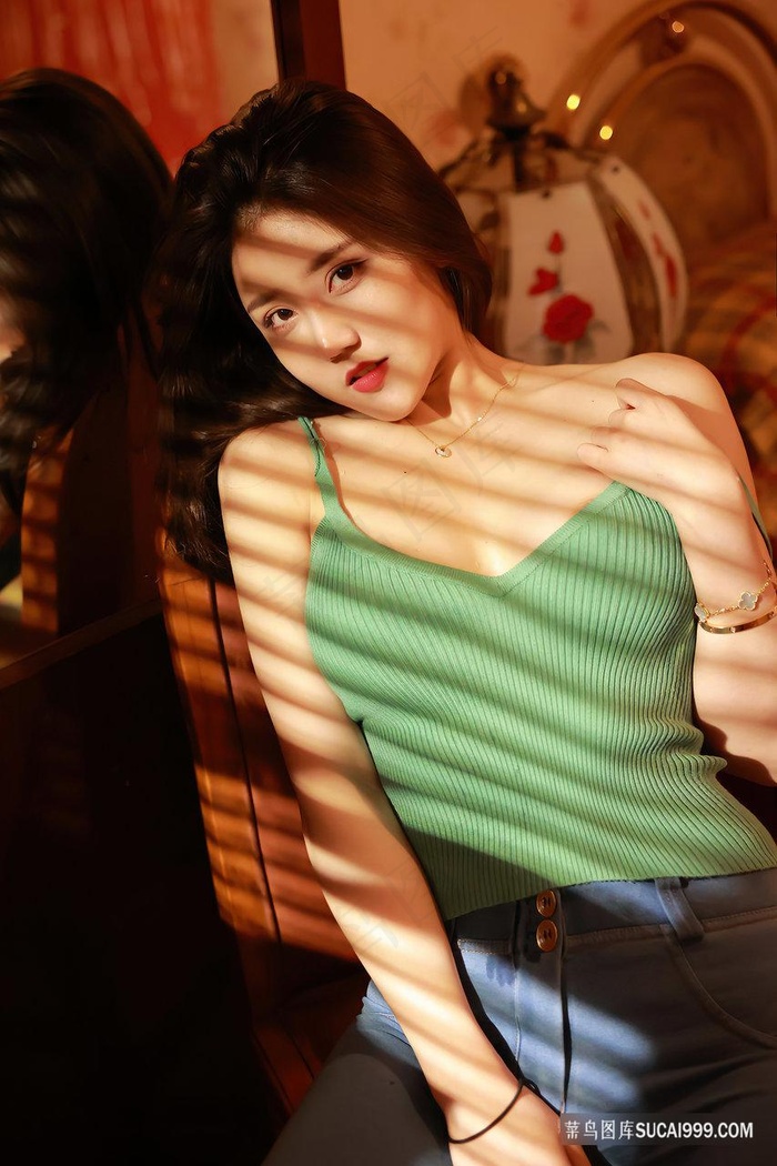 乌克兰美女推油emiiy在线