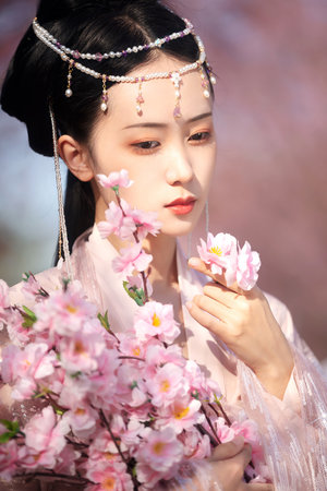 色偷偷av男人的天堂京东热