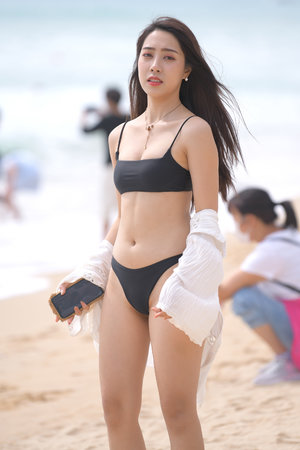 走一步故意深深地撞公主