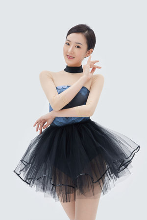 梦莹和翁屋顶欢爱十八集