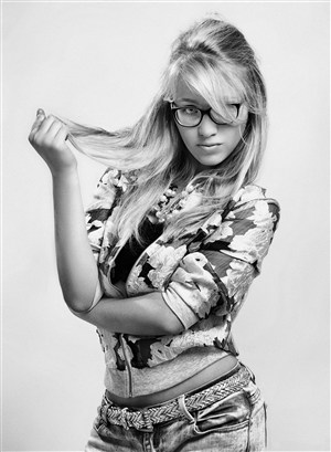 娜美被扒开腿做同人漫