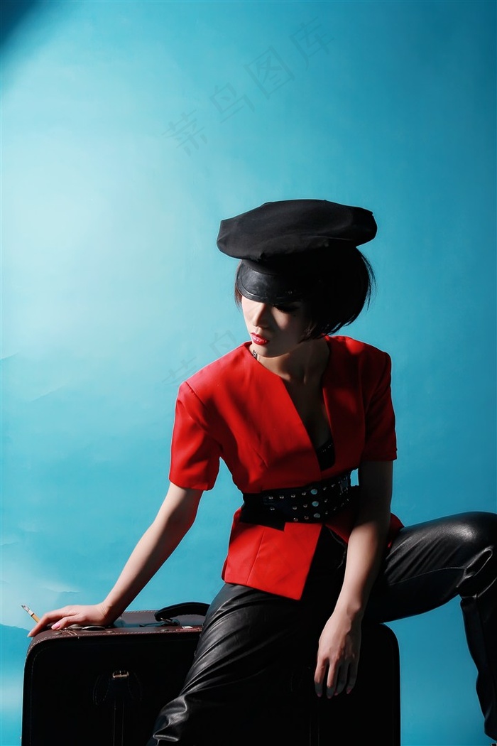 美女扒开粉嫩尿口照片