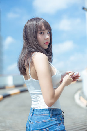 国产伦片免费观看潮穴