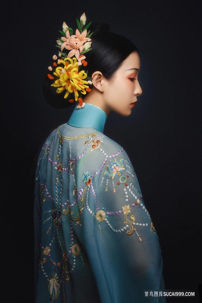 下面含东西play男男