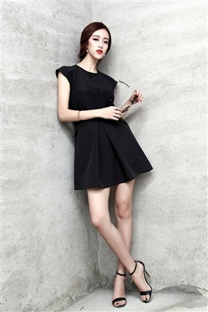 小家伙电影女主结局怎样